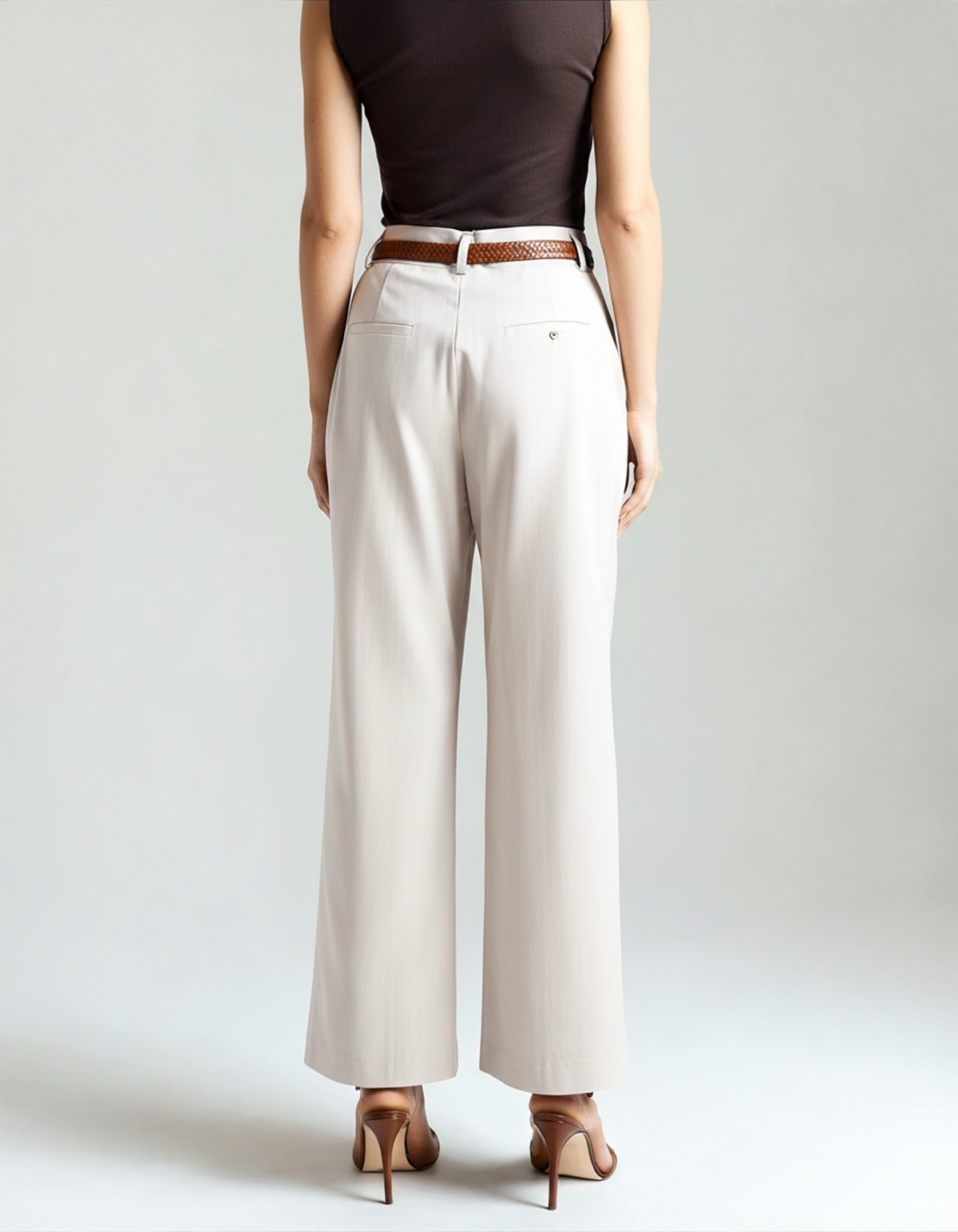 Women's Double-Pleat Trousers with a Wide-Leg Shape - White